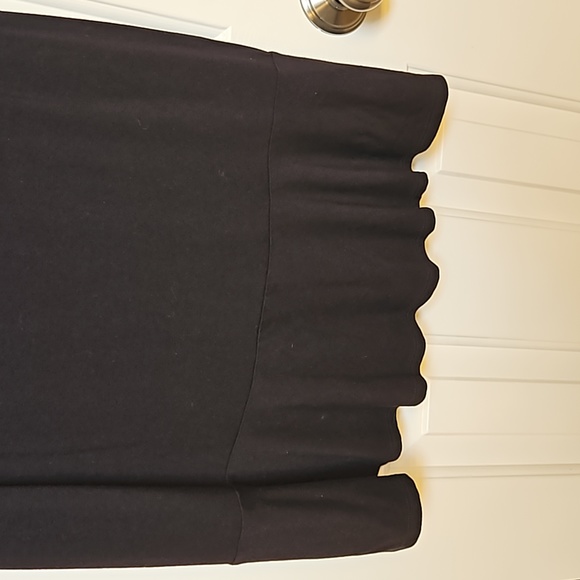 EUC White House Black Market Short Sleeve Black Dress Hem & Keyhole Detail - Picture 6 of 8